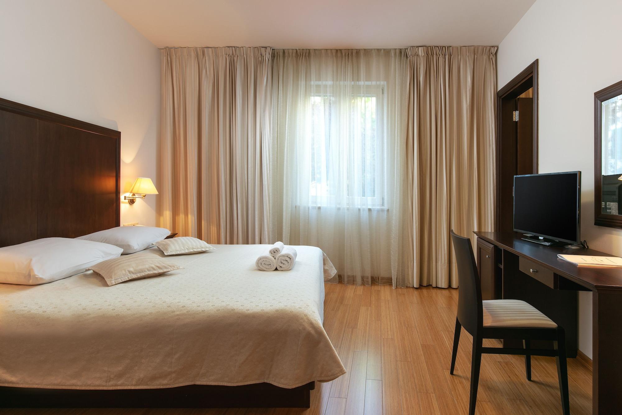Hotel Croatia Baska Voda Luaran gambar
