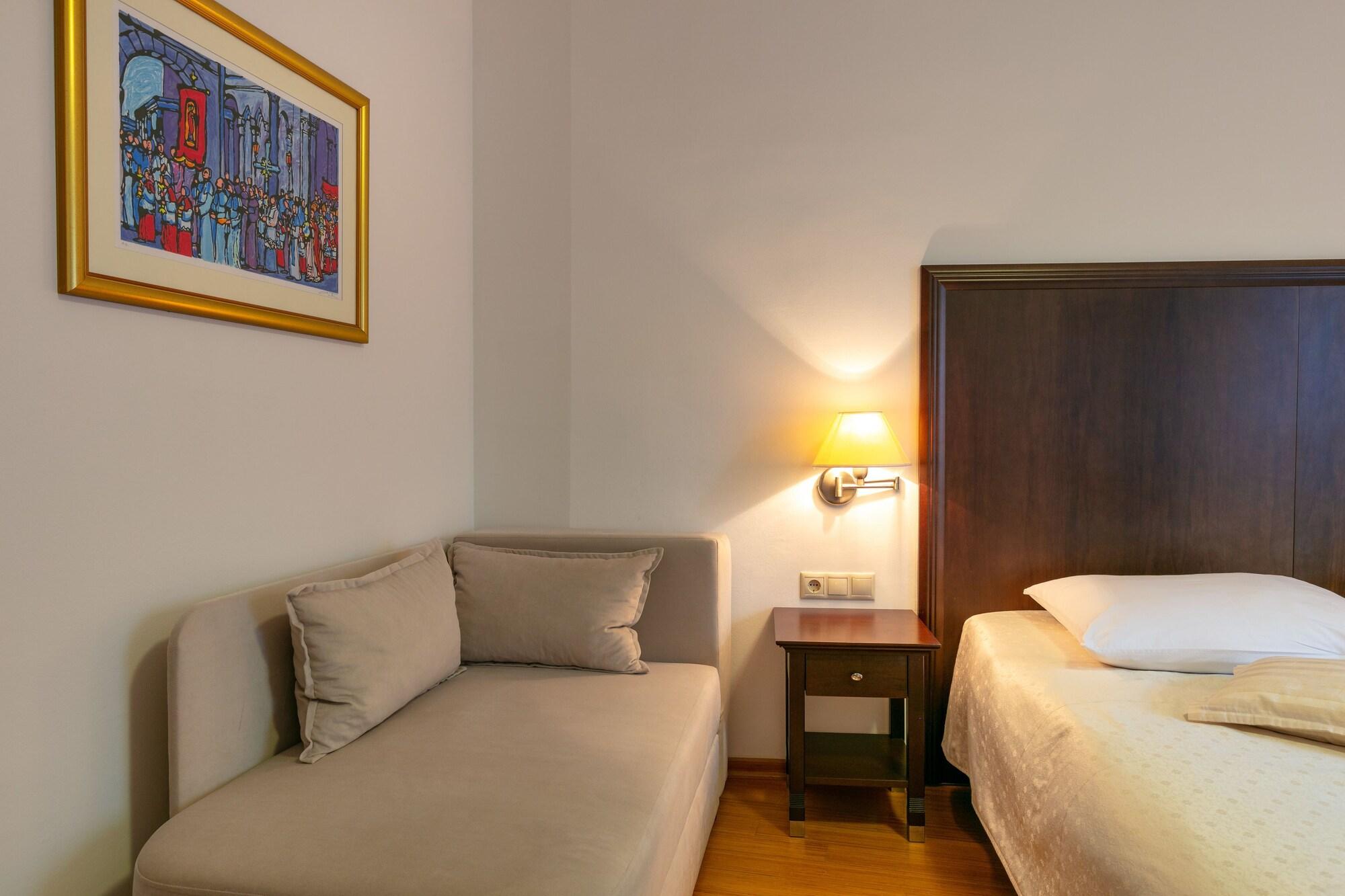 Hotel Croatia Baska Voda Luaran gambar