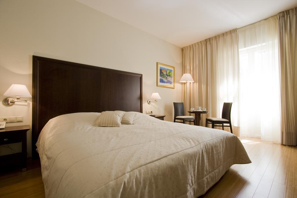 Hotel Croatia Baska Voda Luaran gambar