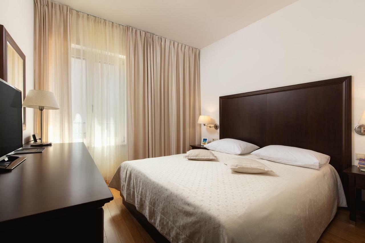 Hotel Croatia Baska Voda Luaran gambar